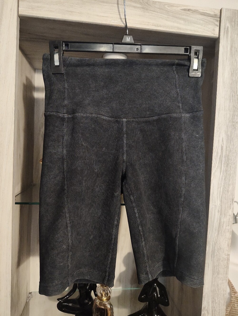 Zella Dark Gray High-Waist Jegging Shorts SZ Small Excellent Condition